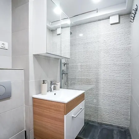 - Pta. Alba Iulia - Metrou Bucharest