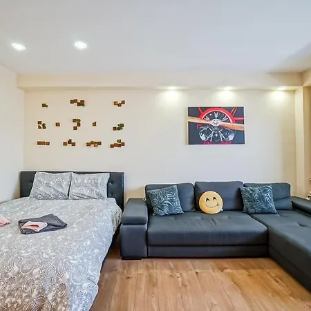 - Pta. Alba Iulia - Metrou * Bucarest