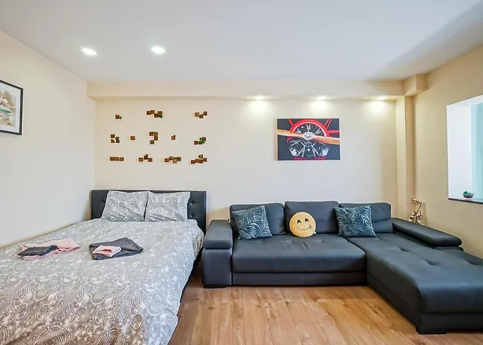 - Pta. Alba Iulia - Metrou * 布加勒斯特