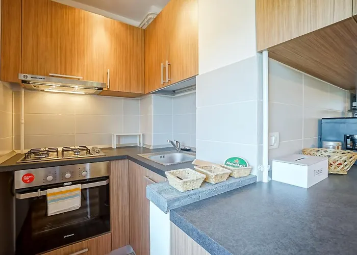 - Pta. Alba Iulia - Metrou 布加勒斯特