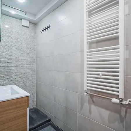 - Pta. Alba Iulia - Metrou *