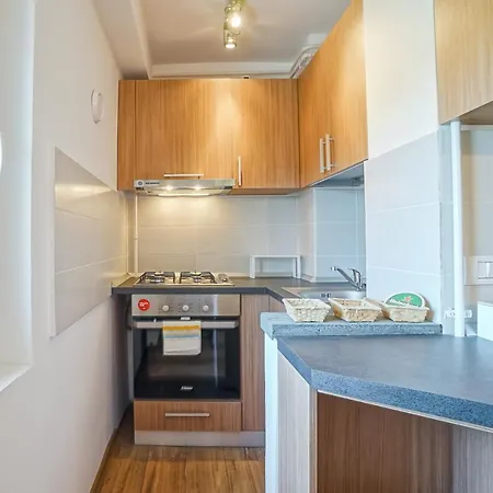 - Pta. Alba Iulia - Metrou * Bükreş